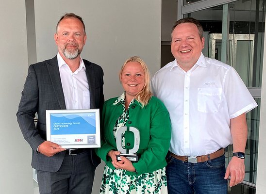 csm_snom-award-1-bearbeitet_9a8978b7ca